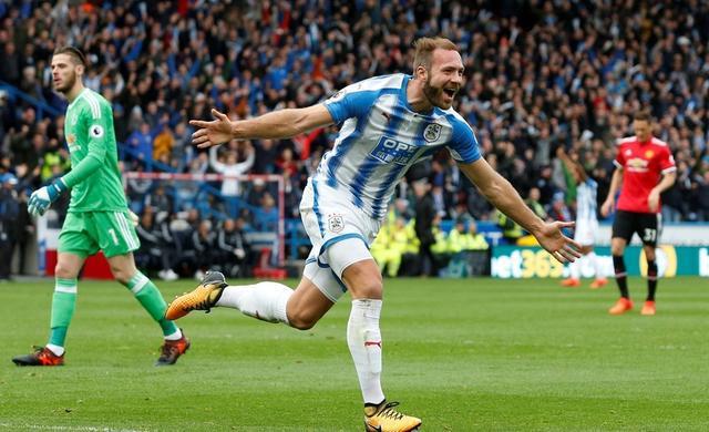 关于瓦伦西亚告捷,前锋连场进球成当之无愧英雄的信息 关于瓦伦西亚告捷,前锋连场进球成当之无愧英雄的信息