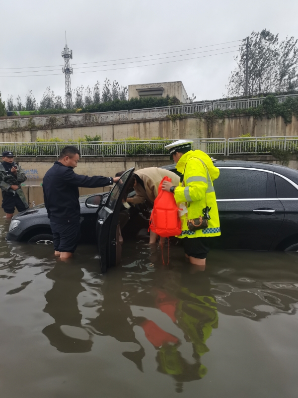 PG电子官网入口-大雨突袭，比赛延期受影响