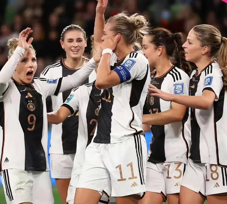 德国女足士气高涨,备战世界杯加倍努力 德国女足士气高涨,备战世界杯加倍努力