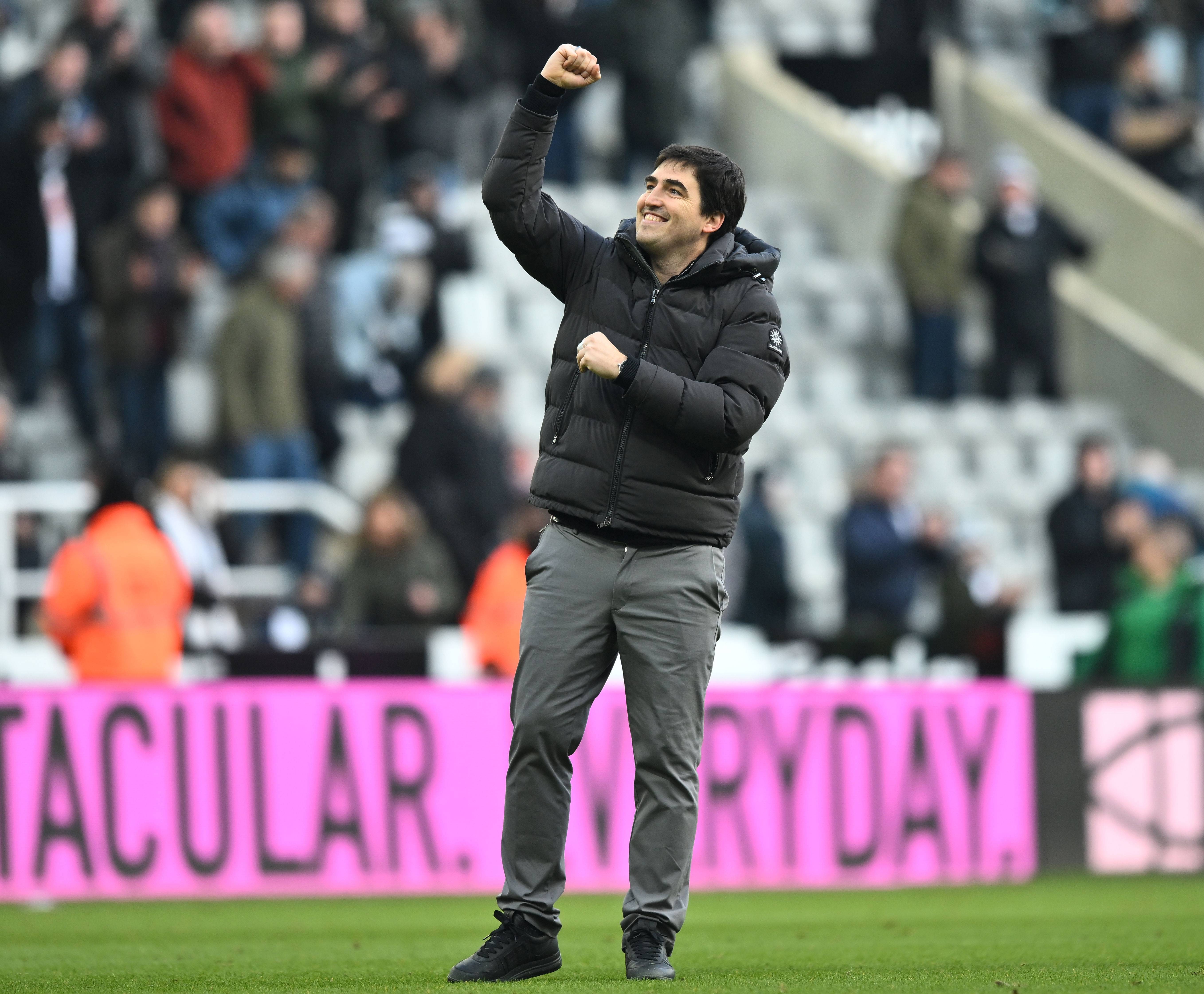 包含伯恩茅斯中场受伤退出赛季,影响球队战术的词条 包含伯恩茅斯中场受伤退出赛季,影响球队战术的词条