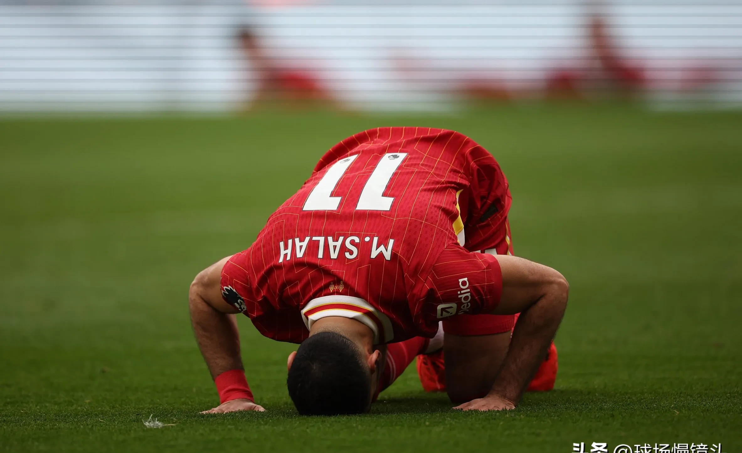 利物浦客场遭遇惨败,英超榜首被压 利物浦客场遭遇惨败,英超榜首被压