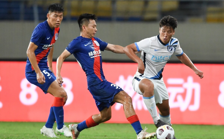 包含延边告捷保级，球员表现值得称赞的词条