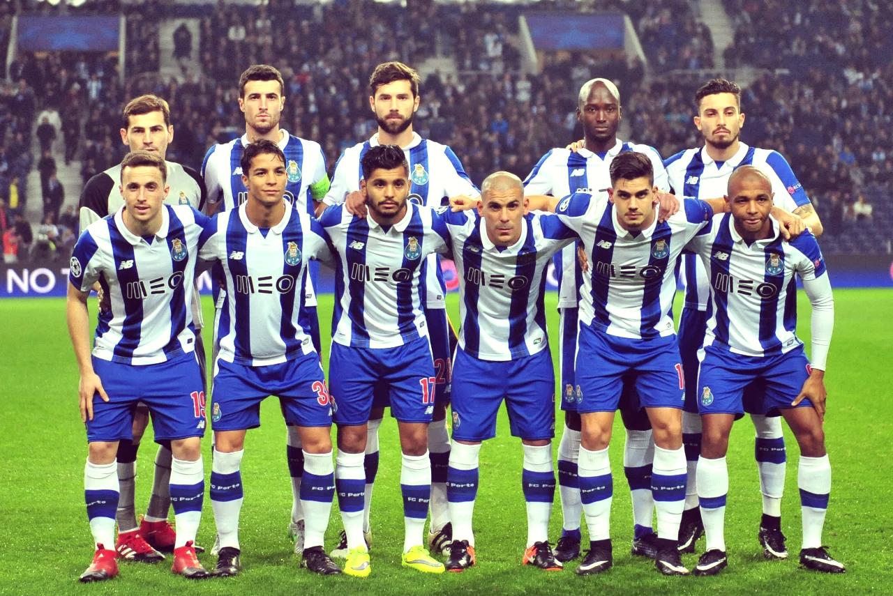 里昂队员表现出色,稳固球队实力 里昂队员表现出色,稳固球队实力