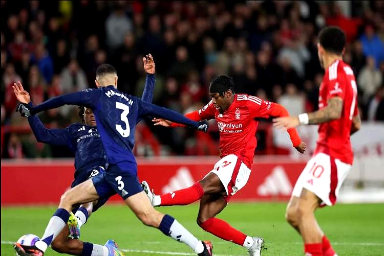 关于曼联客场遭遇狂胜,猛冲前四重返欧战的信息 关于曼联客场遭遇狂胜,猛冲前四重返欧战的信息