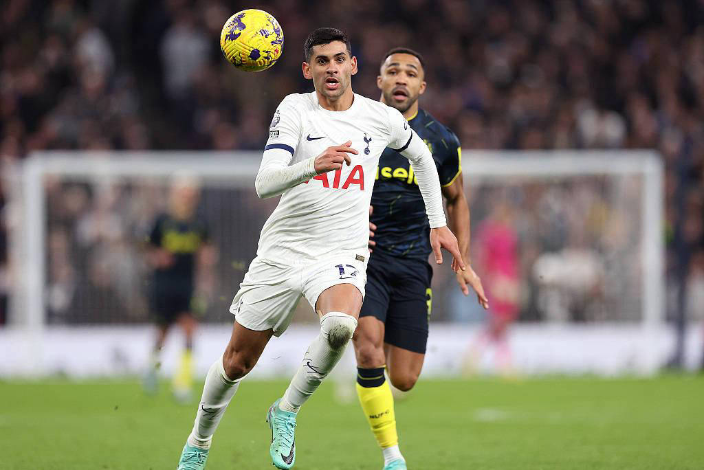 热刺客场落败,赛季压力不断增加 热刺客场落败,赛季压力不断增加