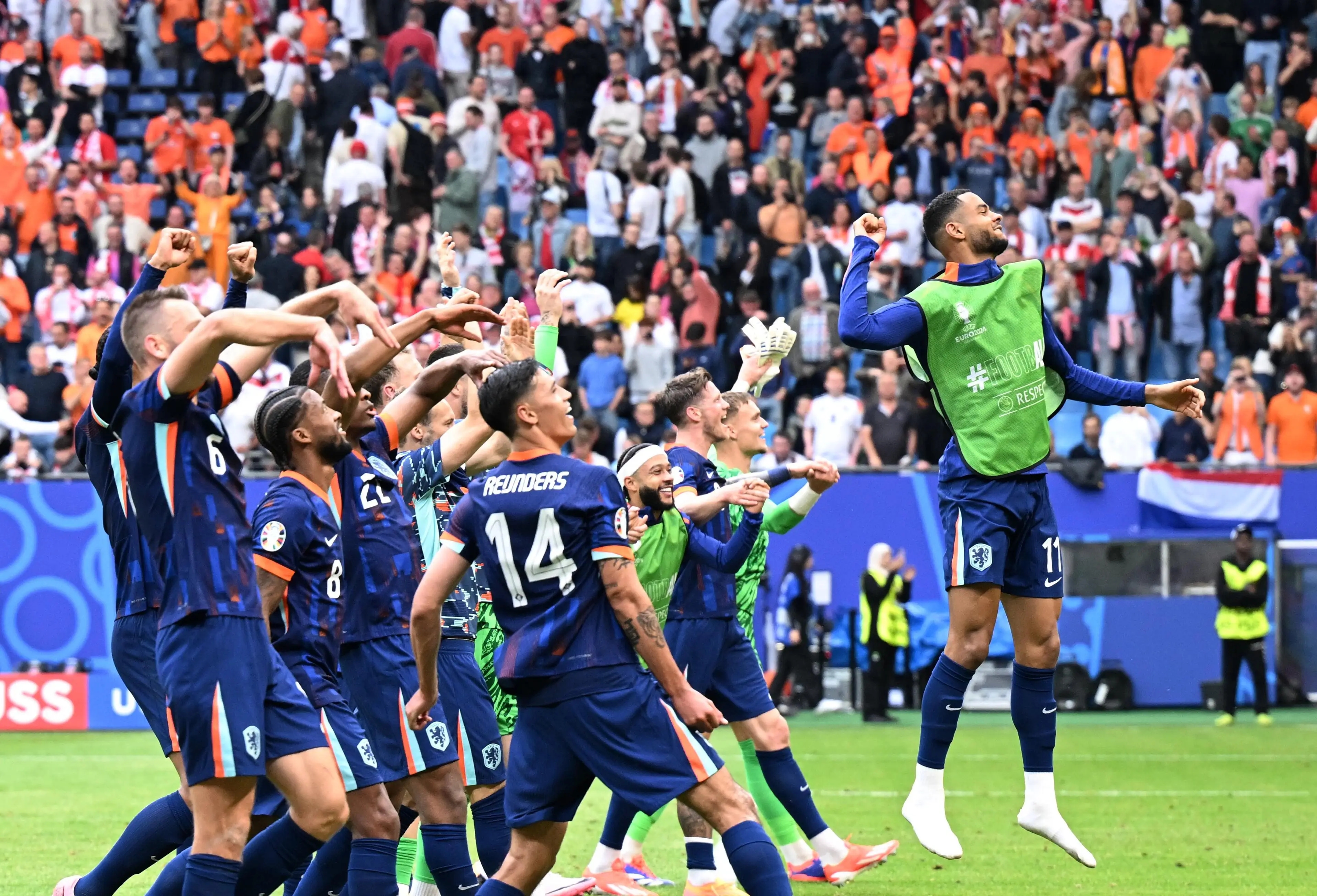 PG电子官网入口-热血激战！世界级足球联赛精彩纷呈