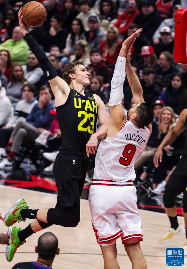 爵士队客场力克公牛队,取得必胜利 爵士队客场力克公牛队,取得必胜利