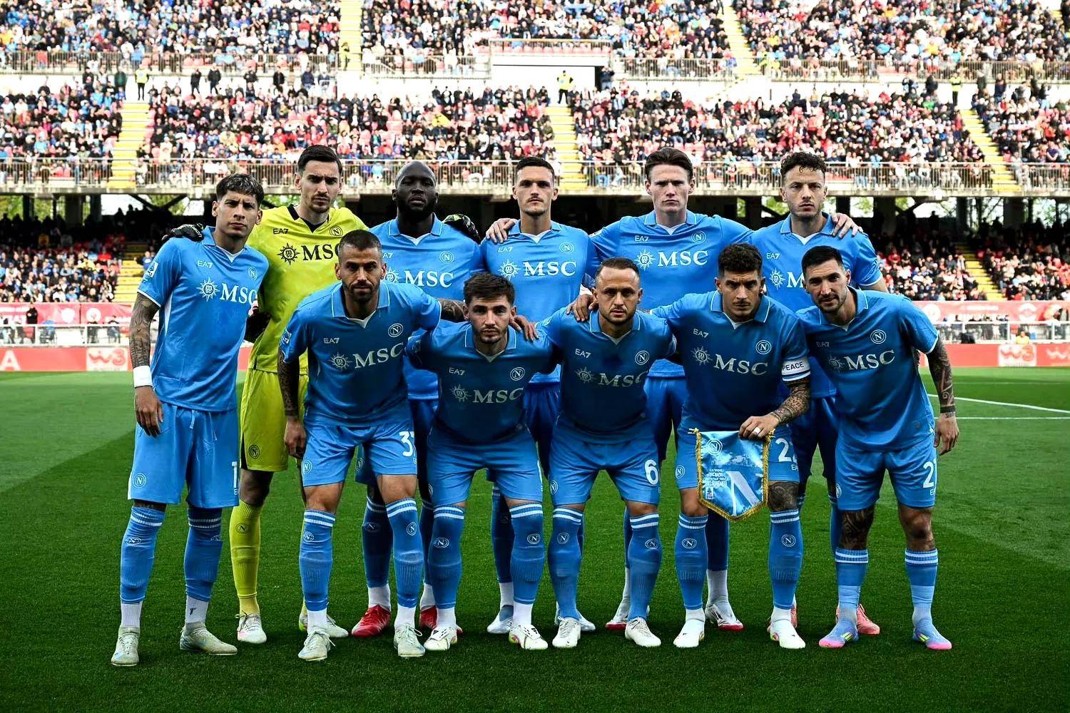 那不勒斯击败帕尔马,继续迈向胜利的简单介绍 那不勒斯击败帕尔马,继续迈向胜利的简单介绍