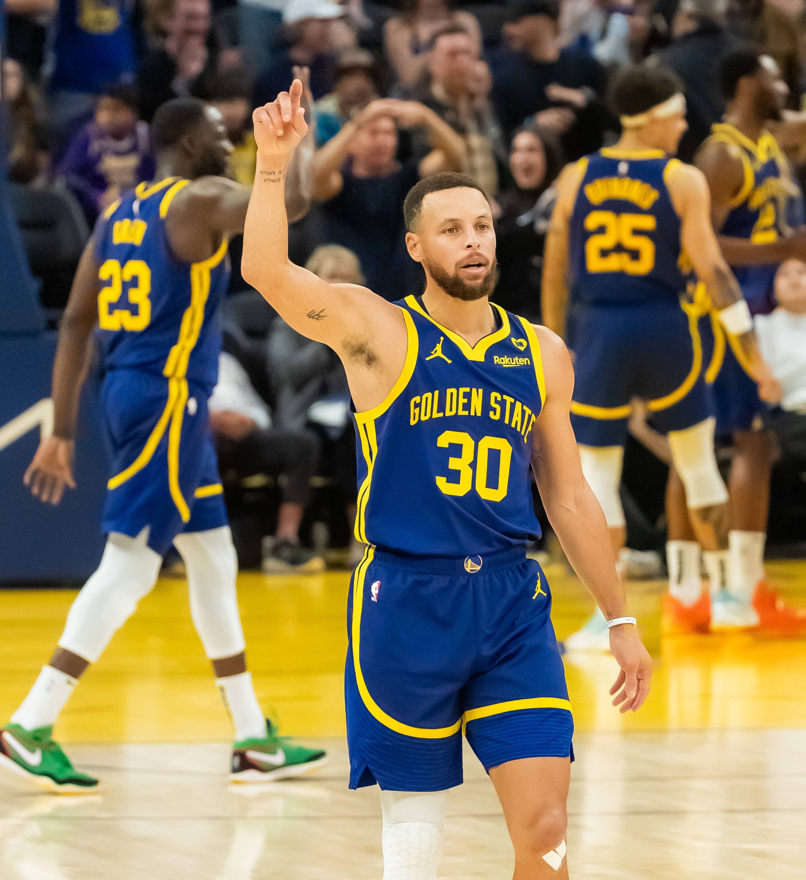 NBA总决赛G1:库里火力全开,勇士取得开门红的简单介绍 NBA总决赛G1:库里火力全开,勇士取得开门红的简单介绍