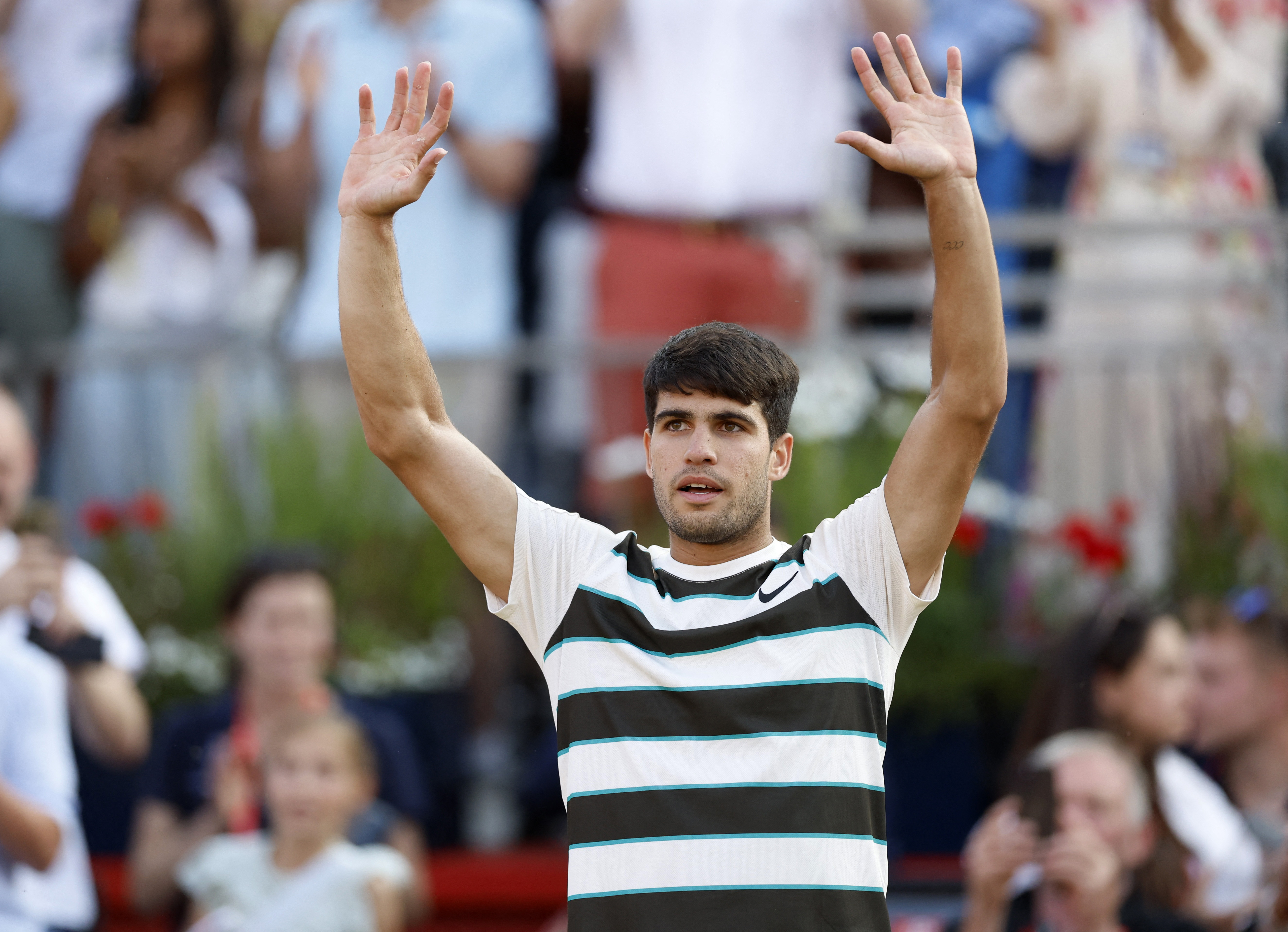 英国网球队完胜欧洲网球队,阿尔卡拉斯送出助攻的简单介绍 英国网球队完胜欧洲网球队,阿尔卡拉斯送出助攻的简单介绍