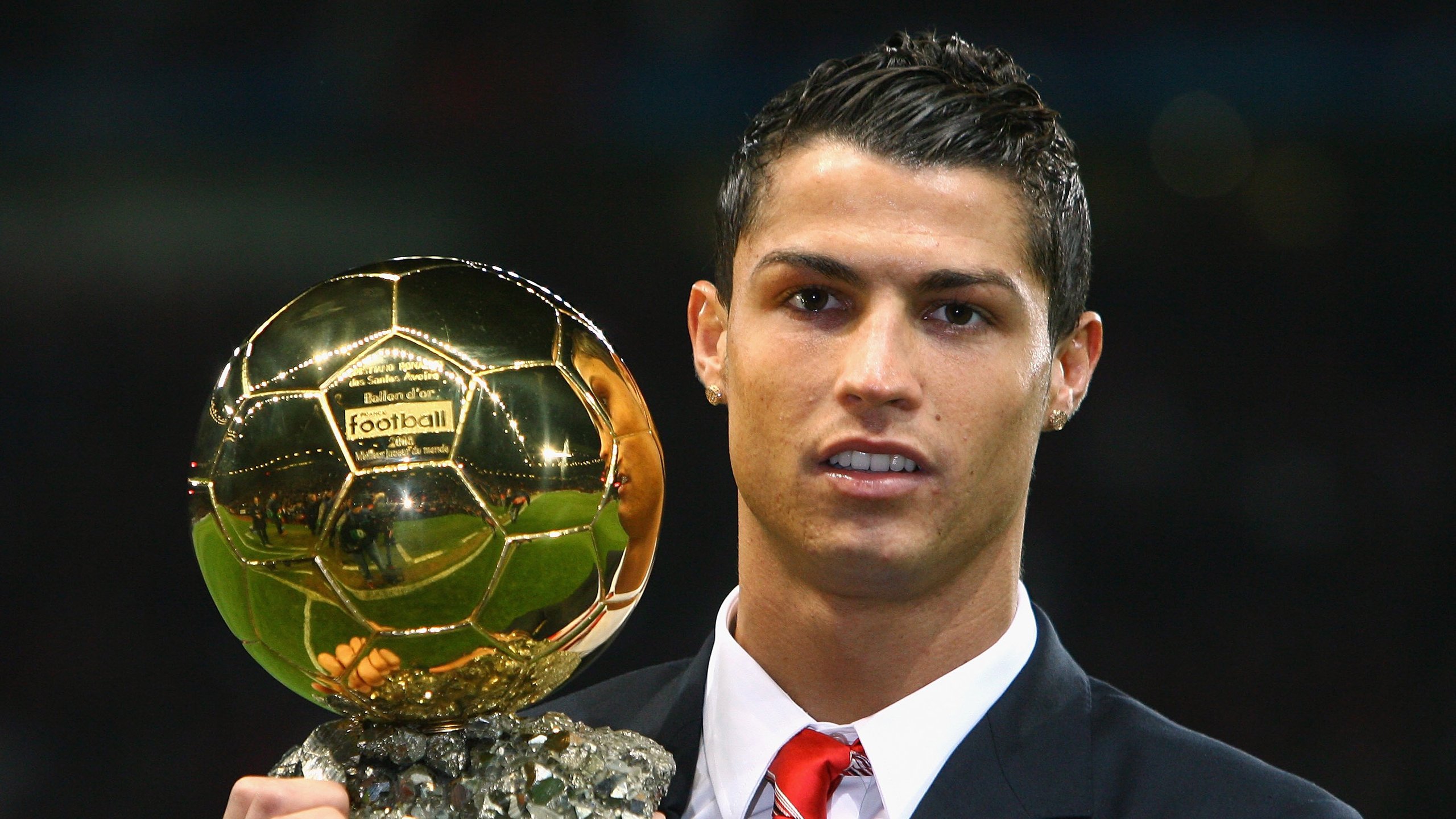 玻利维亚收割摩纳哥，克瓦拉茨赫利亚如何成为转会市场的关键先生