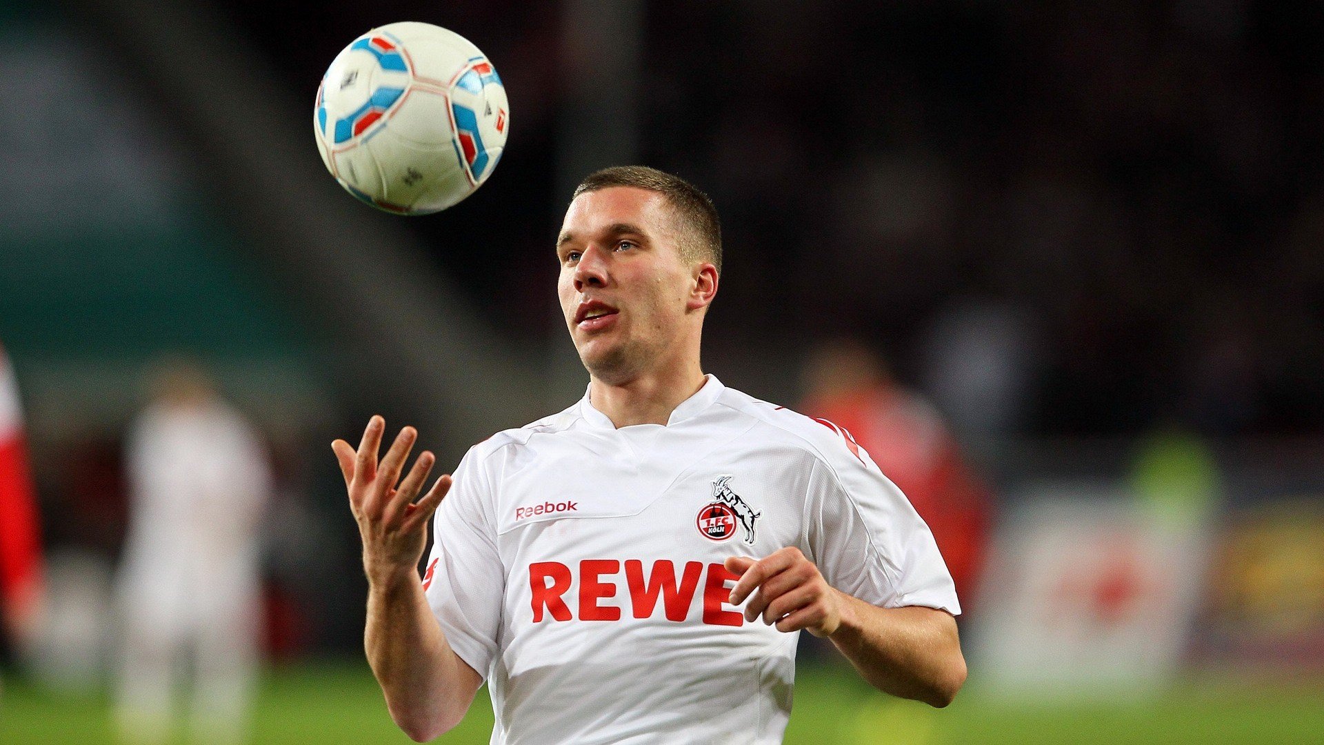 当东契奇遇见易建联，篮球平行宇宙里的一场智慧革命